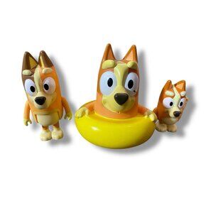 Bluey Bingo Dog Moose Toys Figures & Bath Water Squirter Set